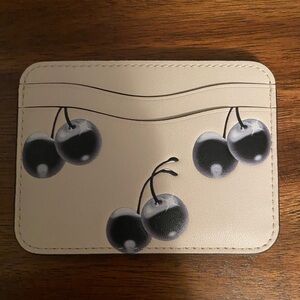 Coachtopia Black and Cloud Cherry Wavy Card Holder